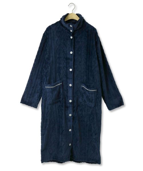 fran de lingerie（フランデランジェリー）の「memory fleece マイクロフリース ロングガウン（ルームウェア/パジャマ・レディース・レッド/オフホワイト/ピンク/ダークブルー/ブルーグリーン/ワイン/ブルーパープル/ネイビー・M-L）」の3枚目の写真