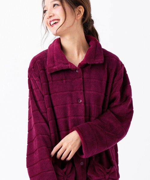 fran de lingerie（フランデランジェリー）の「memory fleece マイクロフリース ロングガウン（ルームウェア/パジャマ・レディース・レッド/オフホワイト/ピンク/ダークブルー/ブルーグリーン/ワイン/ブルーパープル/ネイビー・M-L）」の7枚目の写真