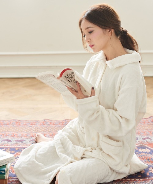 fran de lingerie（フランデランジェリー）の「memory fleece マイクロフリース ロングガウン（ルームウェア/パジャマ・レディース・レッド/オフホワイト/ピンク/ダークブルー/ブルーグリーン/ワイン/ブルーパープル/ネイビー・M-L）」の11枚目の写真