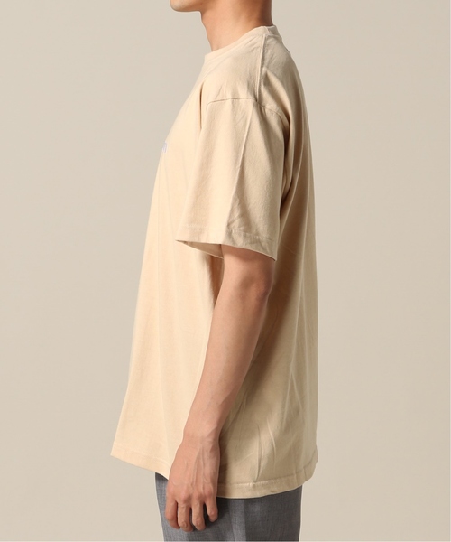 WISM（ウィズム）の「BOKU HA TANOSII / ボクハタノシイ Tシャツ（Tシャツ/カットソー・メンズ・ホワイト/ベージュ/レッド・MEDIUM/LARGE/X-LARGE）」の4枚目の写真