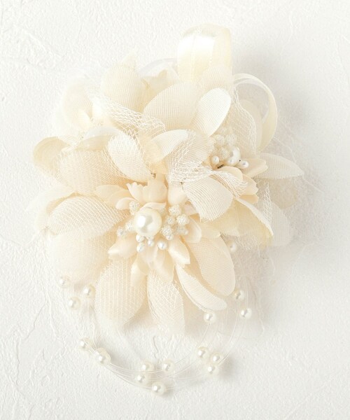 SHOO・LA・RUE（シューラルー）の「【入卒/セレモニー】パールビーズ×チュールコサージュ（ブローチ/コサージュ・レディース・ネイビー/オフホワイト/ライトベージュ/ピンク系/ネイビー系/ベージュ系その他3/ホワイト系3/ピンク系その他/ホワイト系4/ライトグレー系1/ベージュ系1・00）」の6枚目の写真
