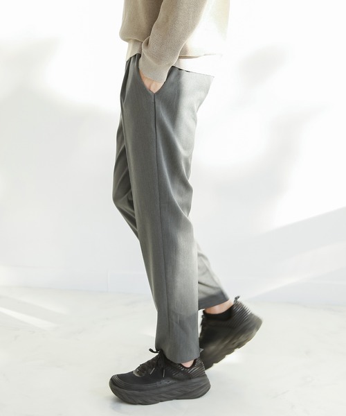 Niell（ニール）の「スリムテーパードタックイージースラックス（スラックス・メンズ・ブルー系その他/杢グレー/ブラック系その他/カーキ/ベージュ/ブラック/アイボリー・L/M）」の4枚目の写真