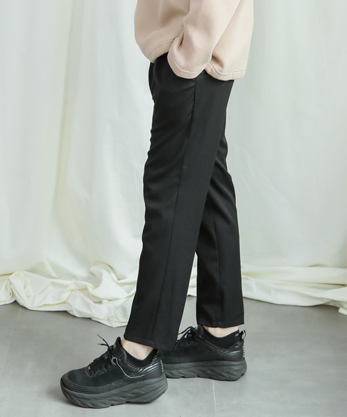 Niell（ニール）の「スリムテーパードタックイージースラックス（スラックス・メンズ・ブルー系その他/杢グレー/ブラック系その他/カーキ/ベージュ/ブラック/アイボリー・L/M）」の2枚目の写真