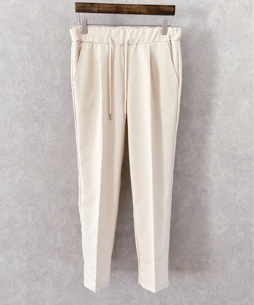 Niell（ニール）の「スリムテーパードタックイージースラックス（スラックス・メンズ・ブルー系その他/杢グレー/ブラック系その他/カーキ/ベージュ/ブラック/アイボリー・L/M）」の10枚目の写真