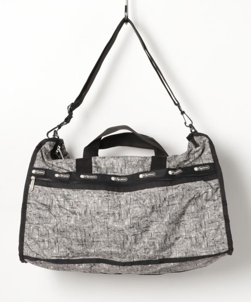 LeSportsac（レスポートサック）の「LeSportsac Large Weekender レスポートサック ラージ ウィークエンダー 2WAY ボストンバッグ（ボストンバッグ・レディース・ブラック/ベージュ/ネイビー/ブラウン/レッド/ピンク/その他1/その他2/その他3/その他4/その他5/ホワイト系その他/ブラック系その他/グレー系その他/ブラウン系その他/ベージュ系その他/ブルー系その他/ピンク系その他/レッド系その他/ライトピンク/その他6/その他7/その他8/その他9/その他10/その他11/その他12/その他13/その他14/その他15/その他16/その他17/その他18/その他19/その他20/その他21/その他22/その他23/その他24/その他25/その他26/その他27/その他28/その他29/その他30/その他32/ホワイト系その他2/ホワイト系その他3/ブラック系その他2/ブラック系その他3/ブラック系その他4/ブラック系その他5/ブラック系その他6/ブラック系その他7/ブラウン系その他2/ブラウン系その他3/ブラウン系その他4/ベージュ系その他2/ベージュ系その他3/ブルー系その他2/ブルー系その他3/ブルー系その他4/ブルー系その他7/ピンク系その他2/ピンク系その他3/ピンク系その他4/ピンク系その他5/ピンク系その他6/ピンク系その他7/レッド系その他2/ブラック系1/ブラック系2/ブラック系3/ブラック系4/ブラック系5/ブラック系6/ブラック系7/ブラック系8/ブラック系9/アイボリー系1/アイボリー系2/ネイビー系1/ネイビー系2/ネイビー系3/ネイビー系4/ネイビー系5/ネイビー系6/ネイビー系7/ブルー系1・FREE）」の8枚目の写真