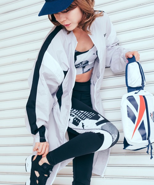 Reebok(リーボック)の「ローインパクト ブラ / Meet You There Low-Impact Bra(スポーツブラ・レディース・ブラック/ブルー・LARGE/X-LARGE/XX-LARGE/MEDIUM/SMALL)」の3枚目の写真