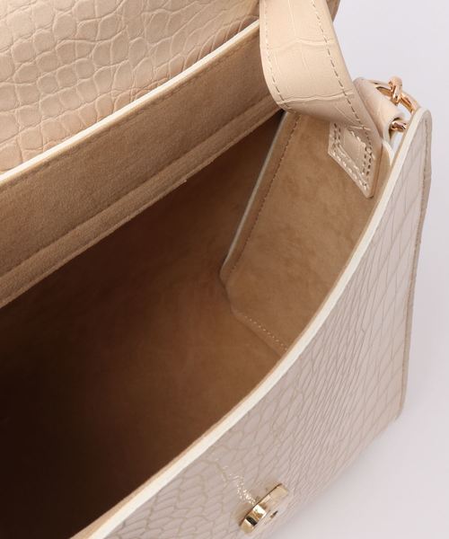 natural couture(ナチュラルクチュール)の「クロコ2WAYレトロショルダーバッグ(ショルダーバッグ・レディース・ブラウン/ピンクベージュ/ライトベージュ/ブラック/キャメル・FREE)」の9枚目の写真