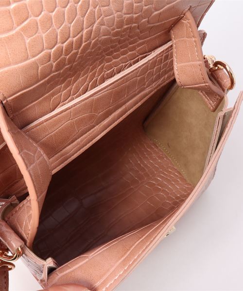 natural couture(ナチュラルクチュール)の「クロコ2WAYレトロショルダーバッグ(ショルダーバッグ・レディース・ブラウン/ピンクベージュ/ライトベージュ/ブラック/キャメル・FREE)」の7枚目の写真