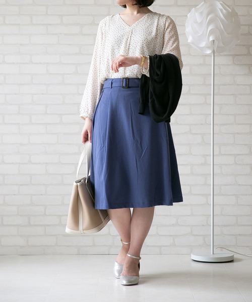 menue(メヌエ)の「ストラップ付 4cmヒール セパレートパンプス(パンプス・レディース・ブラック/シルバー/ブラック系その他/ナチュラル・22.5cm/25.0cm/24.0cm/26.0cm/23.5cm/21.5cm/25.5cm/23.0cm/22.0cm/24.5cm)」の10枚目の写真