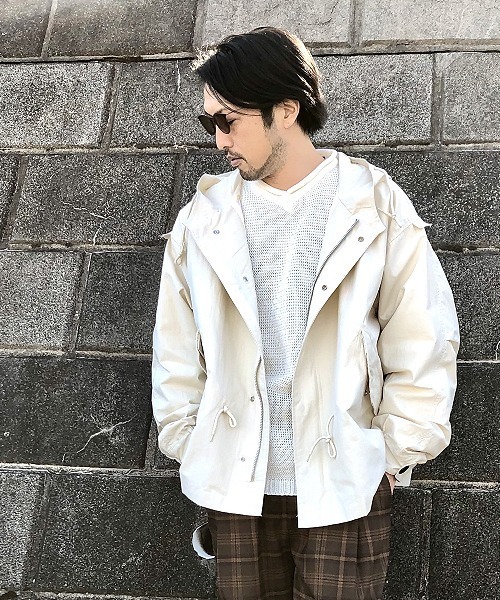 UP START（アップスタート）の「ショート丈ビッグシルエットモッズ風コート（モッズコート・メンズ・アイボリー/ベージュ/ブラック・MEDIUM/LARGE）」の5枚目の写真