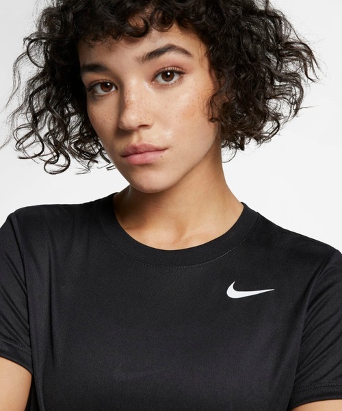 NIKE(ナイキ)の「ナイキ NIKE ウィメンズ DRI-FIT レッグ クルー Tシャツ(Tシャツ/カットソー・レディース・ブラック/ホワイト・M/L/S/XL)」の11枚目の写真