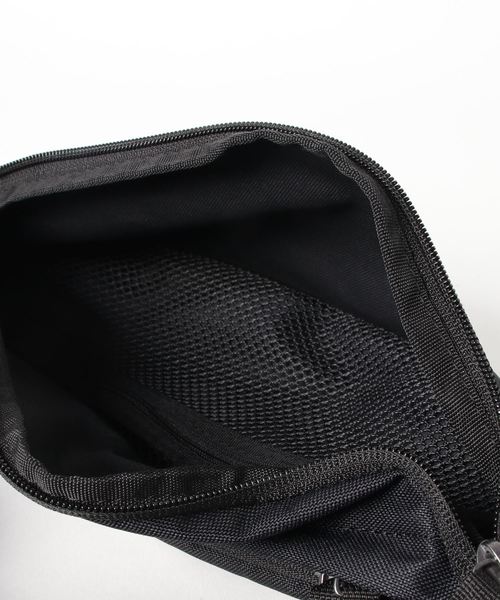 NIKE(ナイキ)の「WEGO/NIKE ヘリテージヒップパック(ボディバッグ/ウエストポーチ・メンズ・グレー/ブラック・FREE)」の5枚目の写真