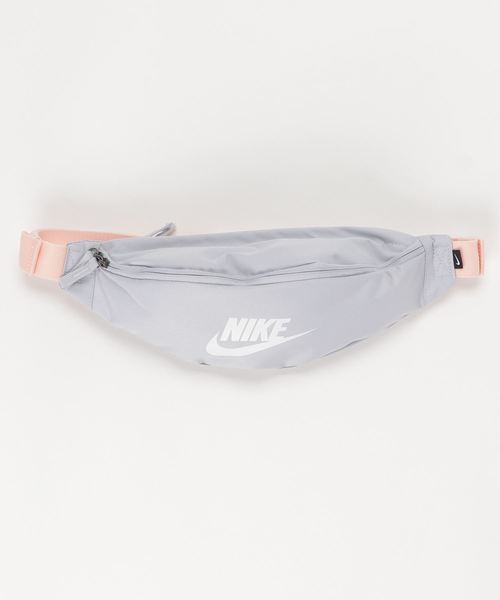 NIKE(ナイキ)の「WEGO/NIKE ヘリテージヒップパック(ボディバッグ/ウエストポーチ・メンズ・グレー/ブラック・FREE)」の13枚目の写真