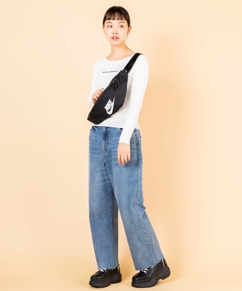 NIKE(ナイキ)の「WEGO/NIKE ヘリテージヒップパック(ボディバッグ/ウエストポーチ・メンズ・グレー/ブラック・FREE)」の9枚目の写真