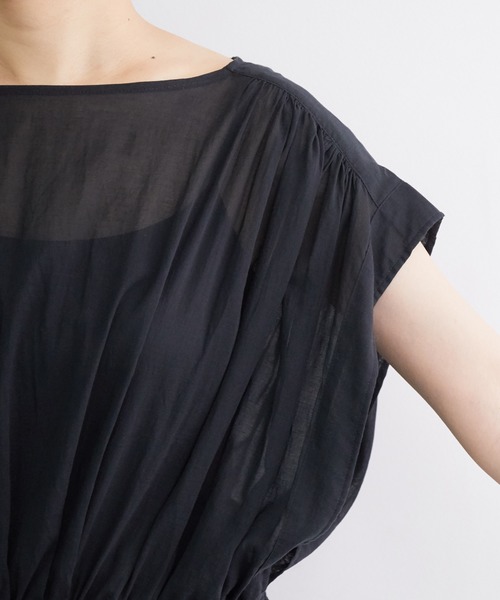 ADAM ET ROPE'（アダムエロペ）の「シアーギャザーチュニック（ワンピース・レディース・ブラック/カーキ・FREE）」の13枚目の写真