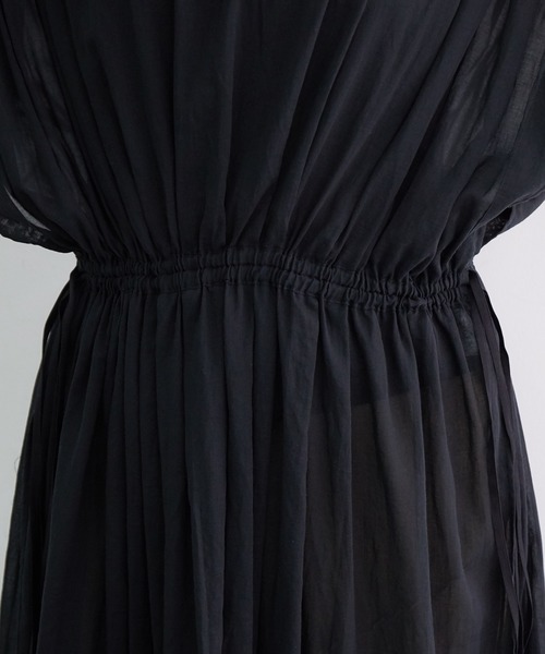 ADAM ET ROPE'（アダムエロペ）の「シアーギャザーチュニック（ワンピース・レディース・ブラック/カーキ・FREE）」の14枚目の写真