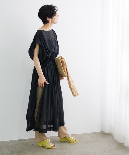ADAM ET ROPE'（アダムエロペ）の「シアーギャザーチュニック（ワンピース・レディース・ブラック/カーキ・FREE）」の12枚目の写真