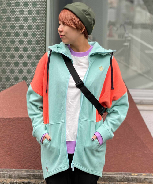 ALDIES(アールディーズ)の「Famous Parka / フェイマスパーカー(パーカー・メンズ・ブラック/ブラウン/グリーン/バーガンディー・FREE)」の3枚目の写真