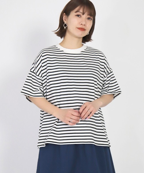 D.M.G.（ドミンゴ）の「[D.M.G / ディーエムジー] 天竺 ボーダードロップショルダーTシャツ（Tシャツ/カットソー・レディース・ホワイト系その他/ブラック系その他・FREE）」の2枚目の写真