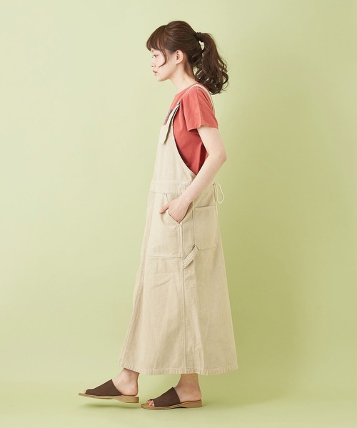 CUBE SUGAR（キューブシュガー）の「ムラ糸 バックサテン サロペットスカート（ジャンパースカート・レディース・ネイビー/ベージュ/サックスブルー/カーキ・M）」の7枚目の写真