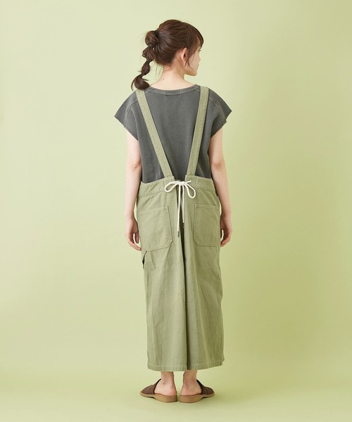 CUBE SUGAR（キューブシュガー）の「ムラ糸 バックサテン サロペットスカート（ジャンパースカート・レディース・ネイビー/ベージュ/サックスブルー/カーキ・M）」の11枚目の写真