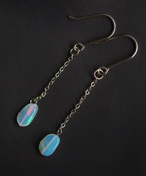 tone（トーン）の「【SPICY COLORS】天然石の一粒ピアス【14kgf】（ピアス（両耳用）・レディース・ブラック/オレンジ/パープル/ホワイト/グリーン/ホワイト系その他/ホワイト系その他2/その他・FREE）」の3枚目の写真