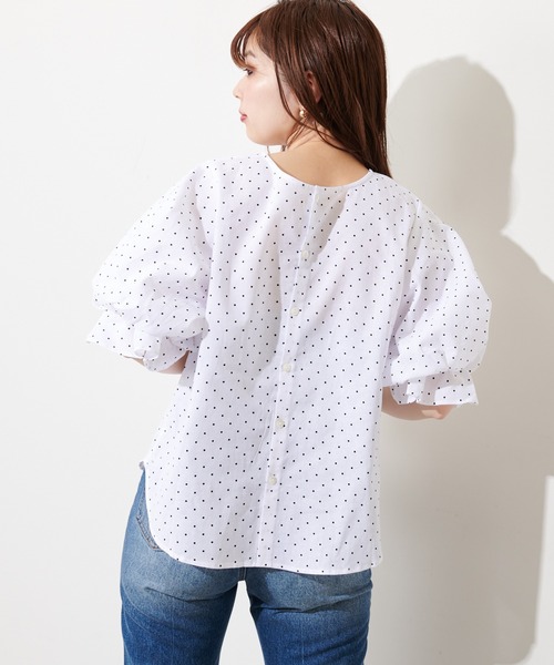 natural couture(ナチュラルクチュール)の「ねじりタックバルーンブラウス(シャツ/ブラウス・レディース・ストライプ/ドット/ベージュ/オフホワイト/カーキ・FREE)」の17枚目の写真