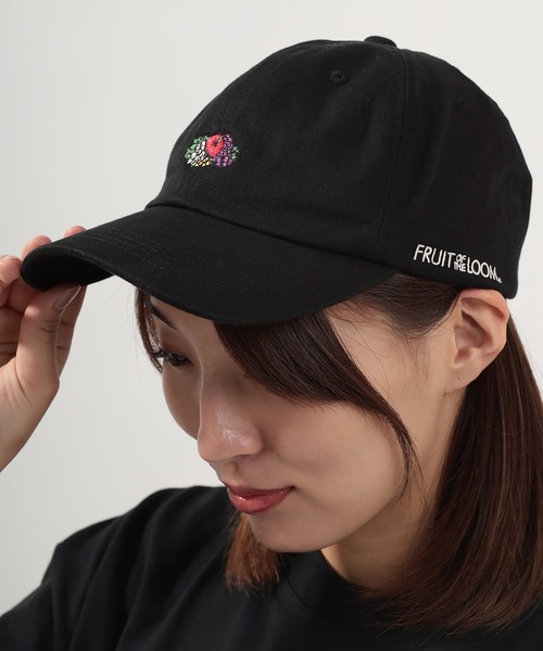 FRUIT OF THE LOOM(フルーツオブザルーム)の「【FRUIT OF THE LOOM/フルーツオブザルーム】 ブランドロゴエンブレムローキャップ(キャップ・レディース・ベージュ/ホワイト/ブラック/パープル・FREE)」の2枚目の写真