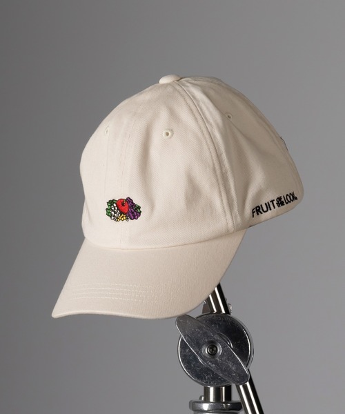 FRUIT OF THE LOOM(フルーツオブザルーム)の「【FRUIT OF THE LOOM/フルーツオブザルーム】 ブランドロゴエンブレムローキャップ(キャップ・レディース・ベージュ/ホワイト/ブラック/パープル・FREE)」の13枚目の写真