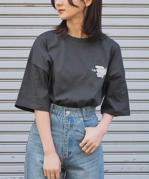 tiptop(ティップトップ)の「2021SS ロゴペイントBIGTシャツ(Tシャツ/カットソー・レディース・ホワイト系その他2/ブラック系その他2/オフホワイト/ホワイト系その他/ブラック/ブラック系その他・FREE)」の6枚目の写真