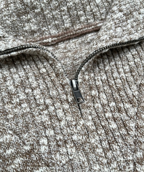 NEUNA(ヌナ)の「スラブハーフジップトップス(ニット/セーター・レディース・ライトグレー/ブラック/モカ・FREE)」の5枚目の写真