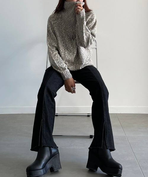 NEUNA(ヌナ)の「スラブハーフジップトップス(ニット/セーター・レディース・ライトグレー/ブラック/モカ・FREE)」の13枚目の写真