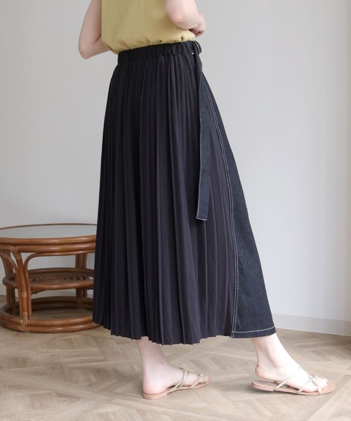 vingtrois(バントロア)の「【vingtrois】プリーツドッキングステッチデニムスカート(スカート・レディース・ブラック/ネイビー・M)」の8枚目の写真