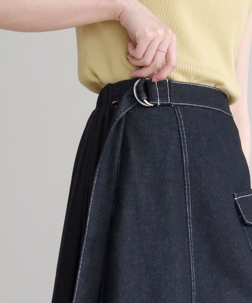 vingtrois(バントロア)の「【vingtrois】プリーツドッキングステッチデニムスカート(スカート・レディース・ブラック/ネイビー・M)」の5枚目の写真