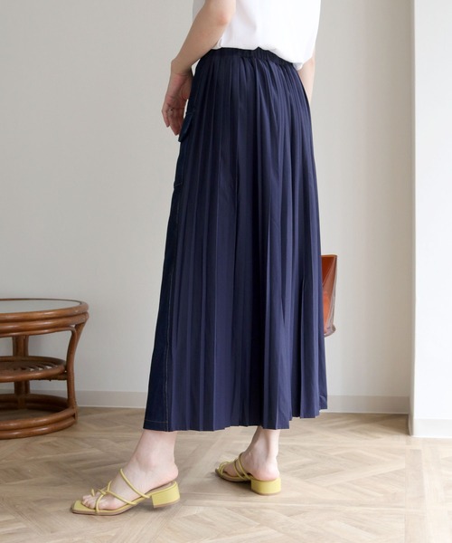 vingtrois(バントロア)の「【vingtrois】プリーツドッキングステッチデニムスカート(スカート・レディース・ブラック/ネイビー・M)」の12枚目の写真