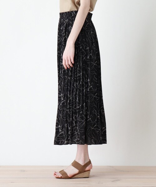 DRESKIP（ドレスキップ）の「◆変形プリーツスカート（スカート・レディース・ホワイト系8/カーキ系/ネイビー系5/ブラック系・02/04/03）」の6枚目の写真