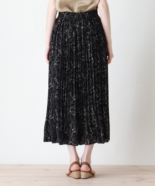 DRESKIP（ドレスキップ）の「◆変形プリーツスカート（スカート・レディース・ホワイト系8/カーキ系/ネイビー系5/ブラック系・02/04/03）」の7枚目の写真