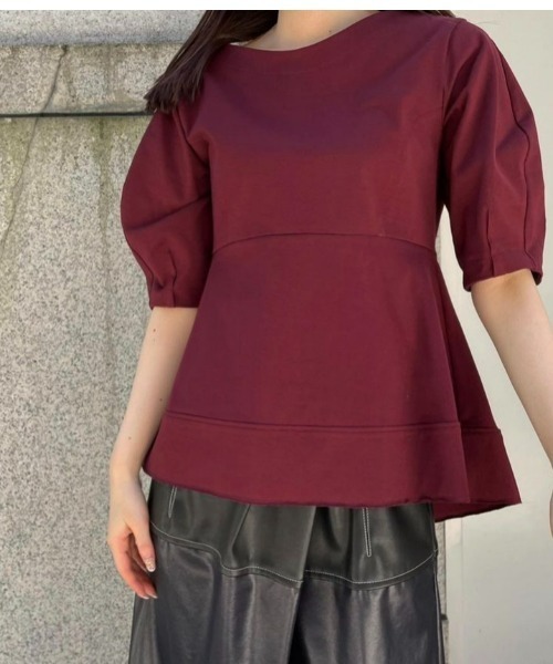 LE CIEL BLEU(ルシェルブルー)の「Boat Neck Peplum Tee(Tシャツ/カットソー・レディース・オフホワイト/ライトグリーン/ボルドー・36)」の3枚目の写真