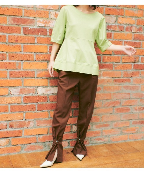 LE CIEL BLEU(ルシェルブルー)の「Boat Neck Peplum Tee(Tシャツ/カットソー・レディース・オフホワイト/ライトグリーン/ボルドー・36)」の7枚目の写真