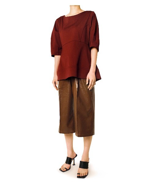 LE CIEL BLEU(ルシェルブルー)の「Boat Neck Peplum Tee(Tシャツ/カットソー・レディース・オフホワイト/ライトグリーン/ボルドー・36)」の4枚目の写真