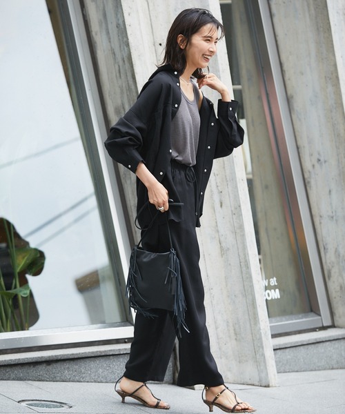 RIVE DROITE（リヴドロワ）の「リラックス感と綺麗見えを叶える美シルエット　ストーンウォッシュリラックスパンツ（その他パンツ・レディース・ブラック/カーキ/オレンジ・38/36）」の18枚目の写真