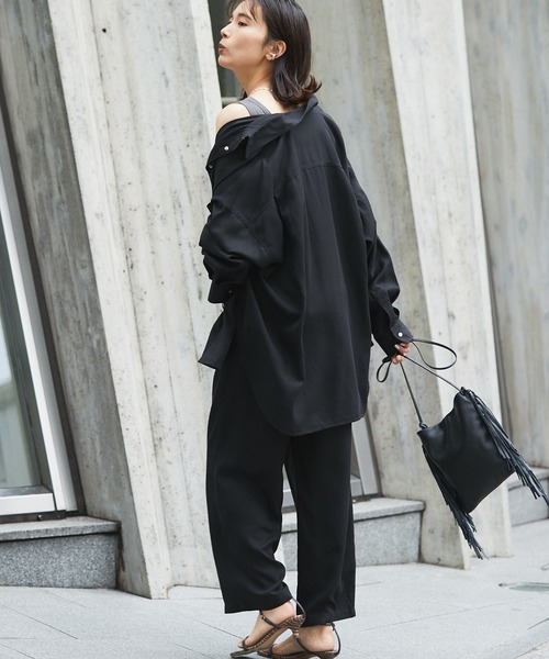 RIVE DROITE（リヴドロワ）の「リラックス感と綺麗見えを叶える美シルエット　ストーンウォッシュリラックスパンツ（その他パンツ・レディース・ブラック/カーキ/オレンジ・38/36）」の4枚目の写真