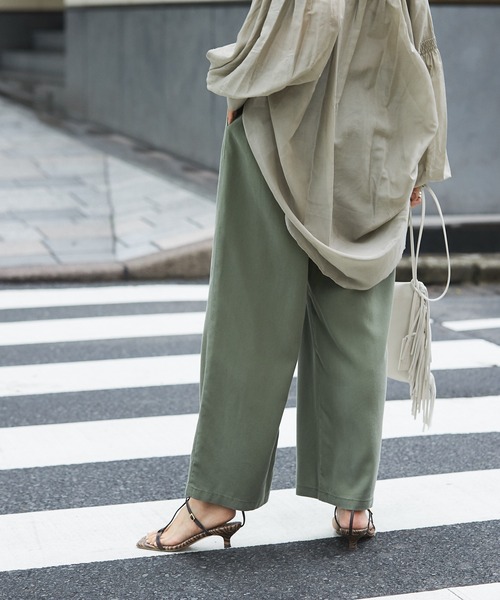 RIVE DROITE（リヴドロワ）の「リラックス感と綺麗見えを叶える美シルエット　ストーンウォッシュリラックスパンツ（その他パンツ・レディース・ブラック/カーキ/オレンジ・38/36）」の12枚目の写真