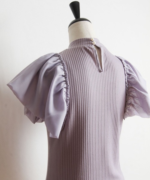 tocco closet（トッコ　クローゼット）の「シフォンボリュームスリーブ切り替えリブトップス（ニット/セーター・レディース・ラベンダー/ピンクベージュ・M）」の8枚目の写真