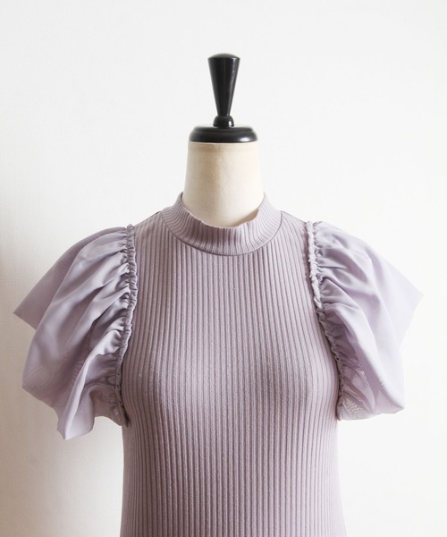 tocco closet（トッコ　クローゼット）の「シフォンボリュームスリーブ切り替えリブトップス（ニット/セーター・レディース・ラベンダー/ピンクベージュ・M）」の6枚目の写真