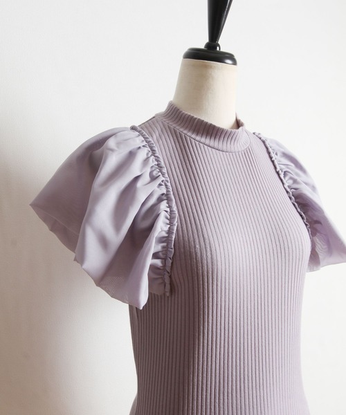 tocco closet（トッコ　クローゼット）の「シフォンボリュームスリーブ切り替えリブトップス（ニット/セーター・レディース・ラベンダー/ピンクベージュ・M）」の19枚目の写真