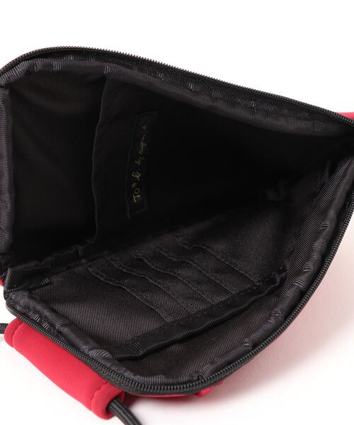 To b. by agnes b.（トゥービーバイアニエスベー）の「WR99 POCHETTE マルチポシェット（エコバッグ/サブバッグ・レディース・レッド・UNI）」の10枚目の写真