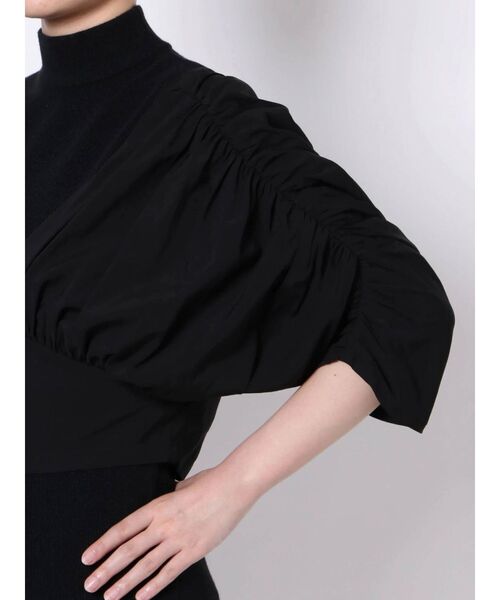 LAGUNAMOON（ラグナムーン）の「ショルダーギャザーレイヤードニット（ニット/セーター・レディース・アイボリー/ブラック/ブラウン・FREE）」の7枚目の写真