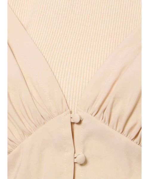 LAGUNAMOON（ラグナムーン）の「ショルダーギャザーレイヤードニット（ニット/セーター・レディース・アイボリー/ブラック/ブラウン・FREE）」の14枚目の写真