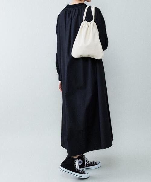 CONVERSE TOKYO（コンバーストウキョウ）の「ボンサック巾着バッグ（バックパック/リュック・レディース・ブラック/ホワイト・FREE）」の20枚目の写真